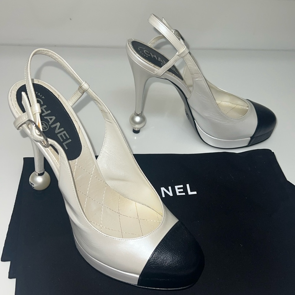 Chanel  shoes. - Picture 3 of 8